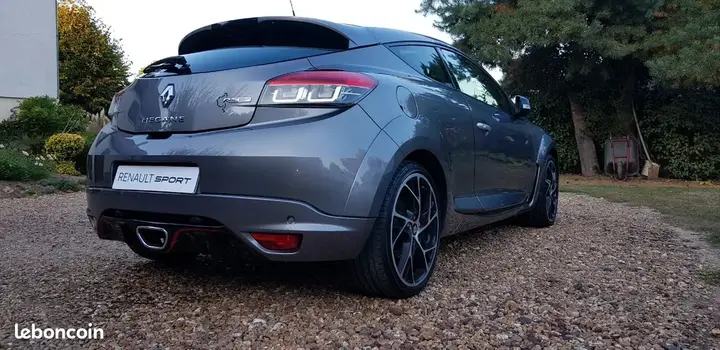 Renault Megane 2011 photo 2