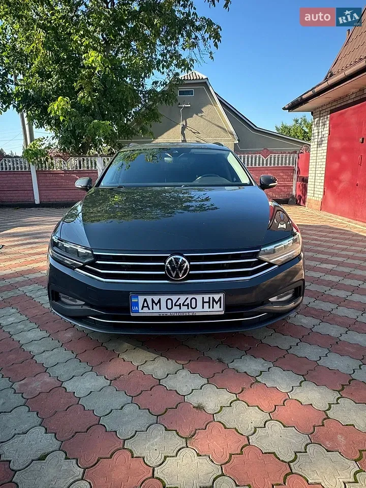 Volkswagen Passat 2021 photo 2