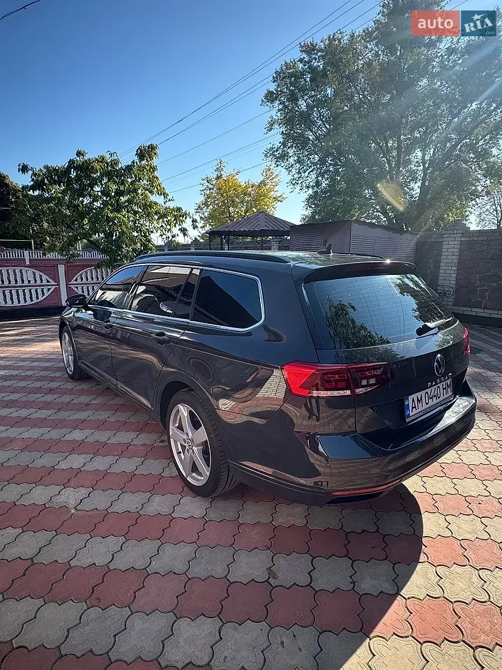 Volkswagen Passat 2021 photo 5