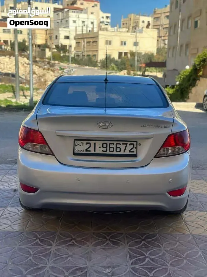 Hyundai Accent 2012 photo 3