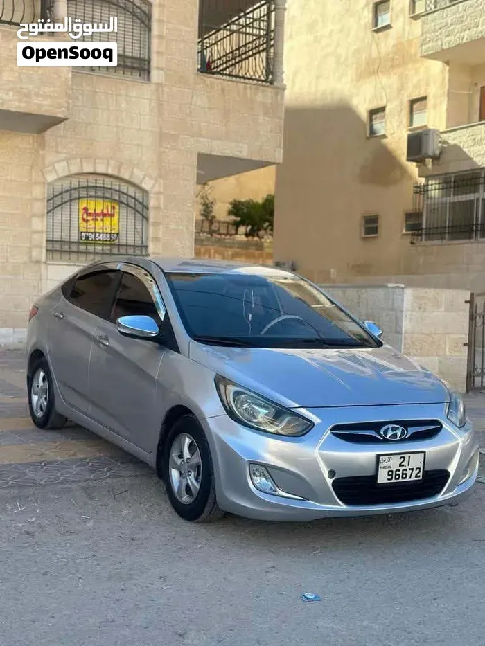 Hyundai Accent 2012 photo 4