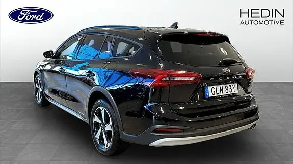 Ford Focus 2024 photo 2