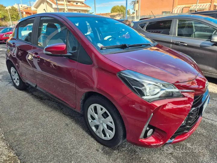 Toyota Yaris 2018 photo 2