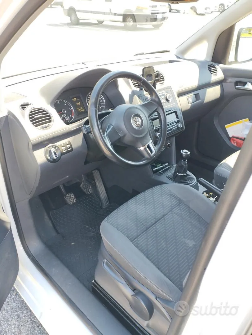 Volkswagen Caddy 2011 photo 4