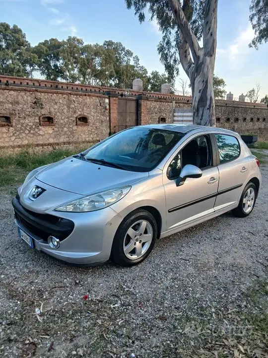 Peugeot 207 2009 photo 3