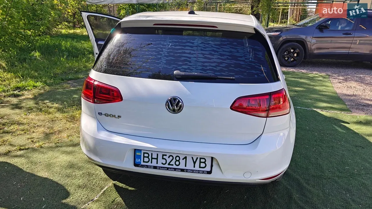 Volkswagen E-Golf 2016 photo 4