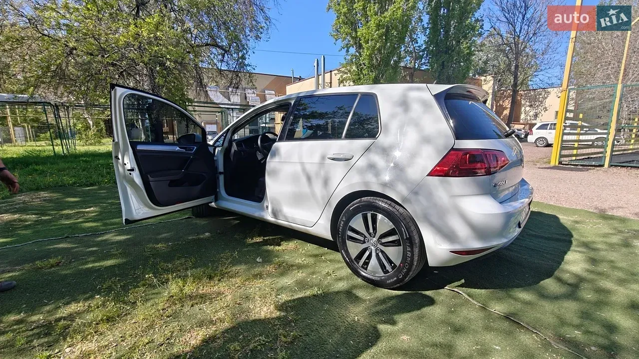 Volkswagen E-Golf 2016 photo 3