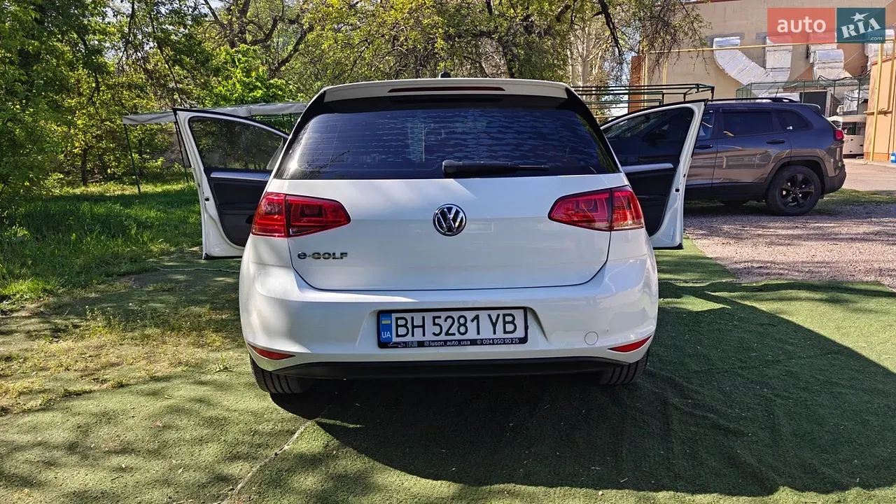 Volkswagen E-Golf 2016 photo 5