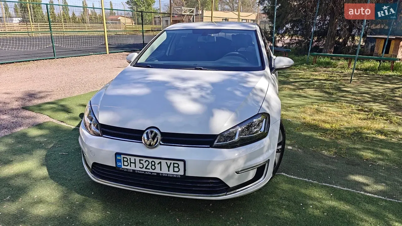 Volkswagen E-Golf 2016 photo 2