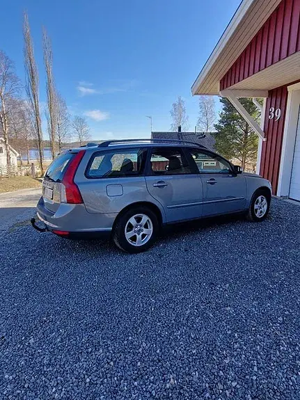 Volvo V50 2009 photo 2