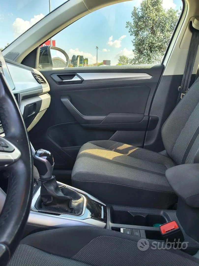 Volkswagen T-Roc 2022 photo 3