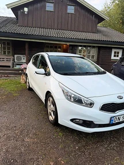 Kia Ceed 2012 photo 2