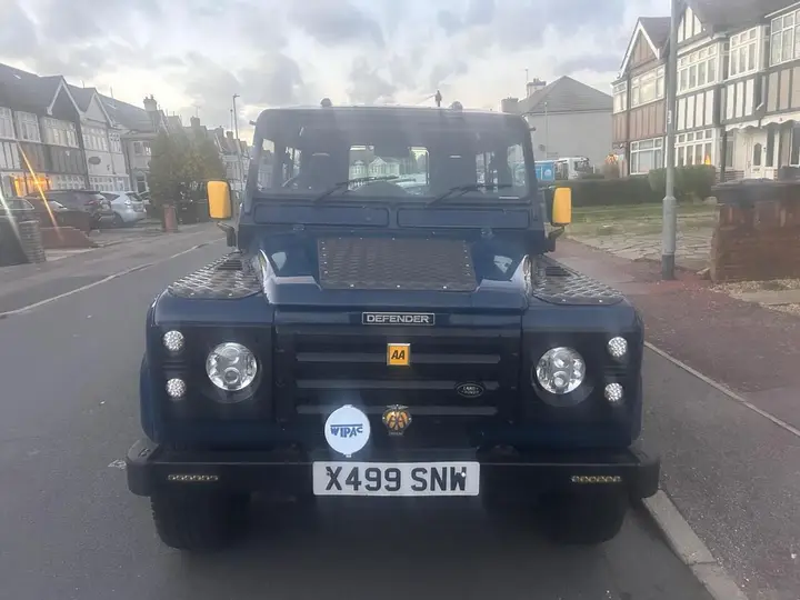 Land Rover Defender 90 2000 photo 2