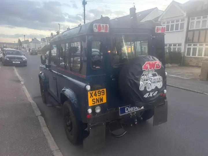 Land Rover Defender 90 2000 photo 4