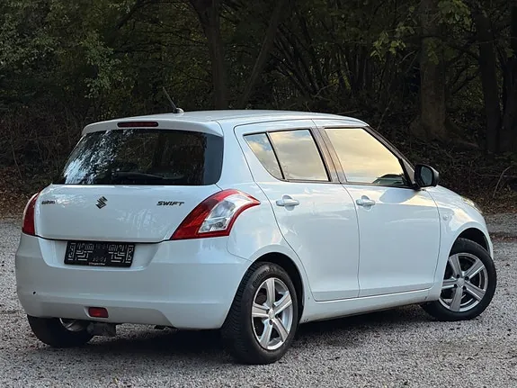 Suzuki Swift 2014 photo 2