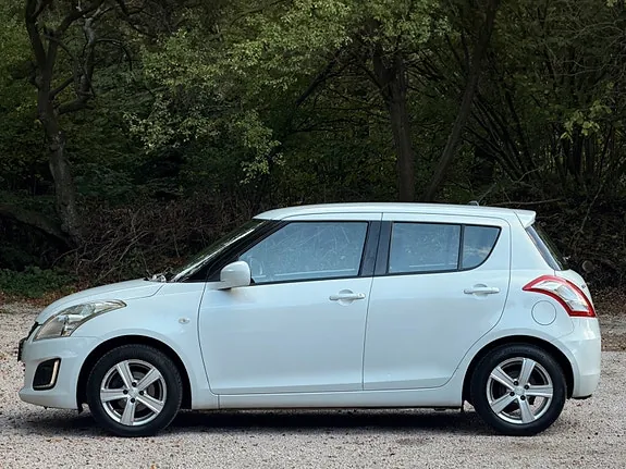Suzuki Swift 2014 photo 4