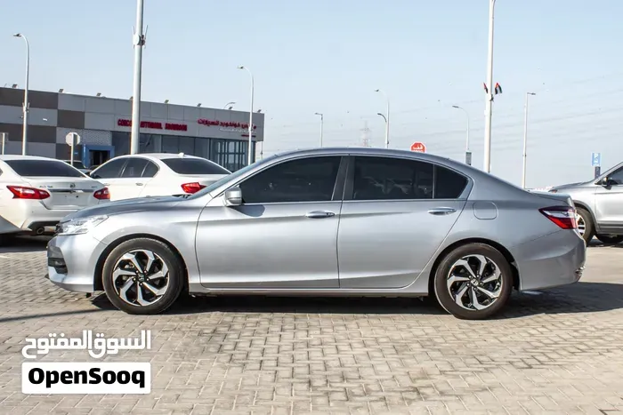 Honda Accord 2017 photo 2