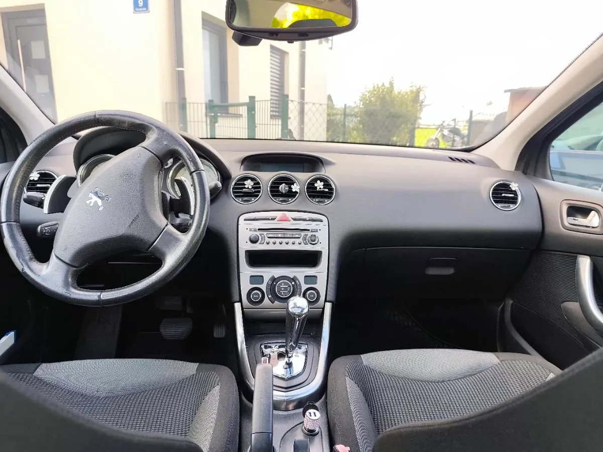 Peugeot 308 2010 photo 2