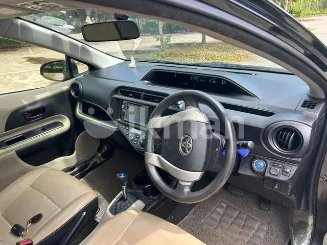 Toyota Aqua 2014 photo 3