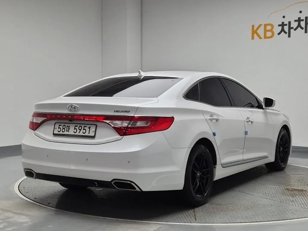 Hyundai Grandeur 2015 photo 3