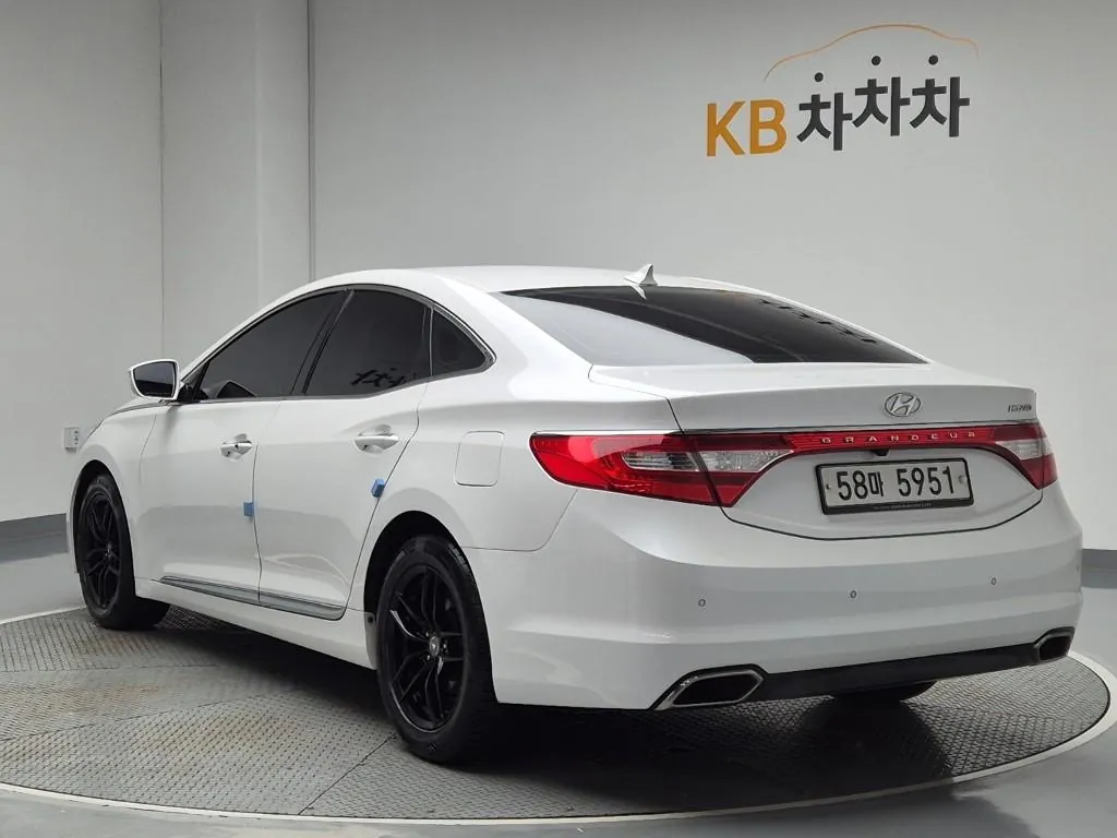 Hyundai Grandeur 2015 photo 2