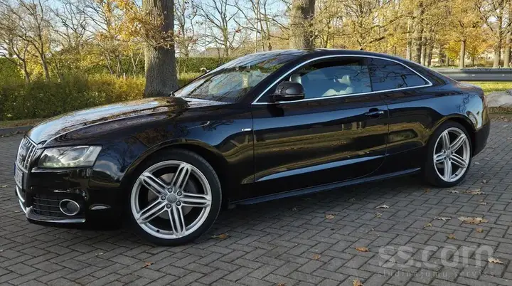 Audi A5 2010 photo 3