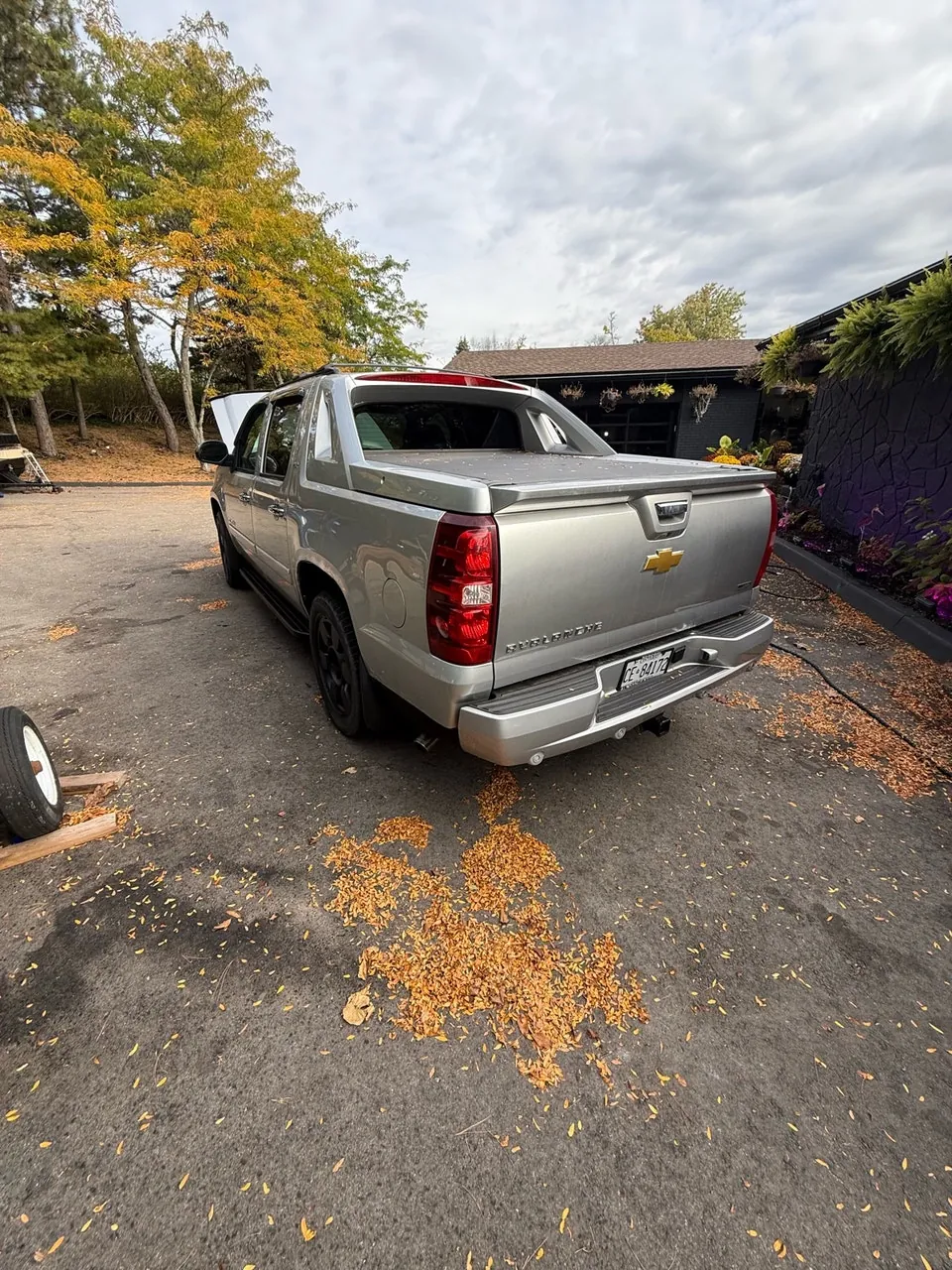 Chevrolet Avalanche 2012 photo 2