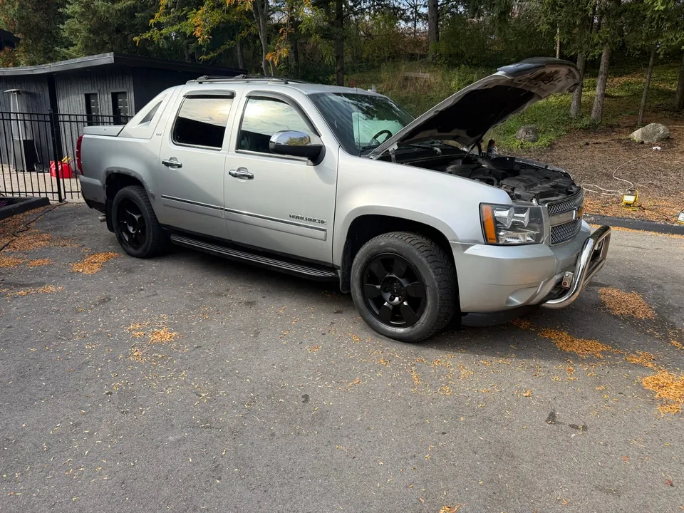 Chevrolet Avalanche 2012 photo 3