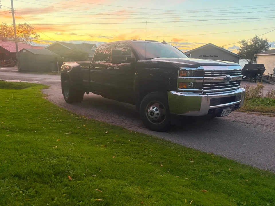 Chevrolet Silverado 3500Hd 2017 photo 4