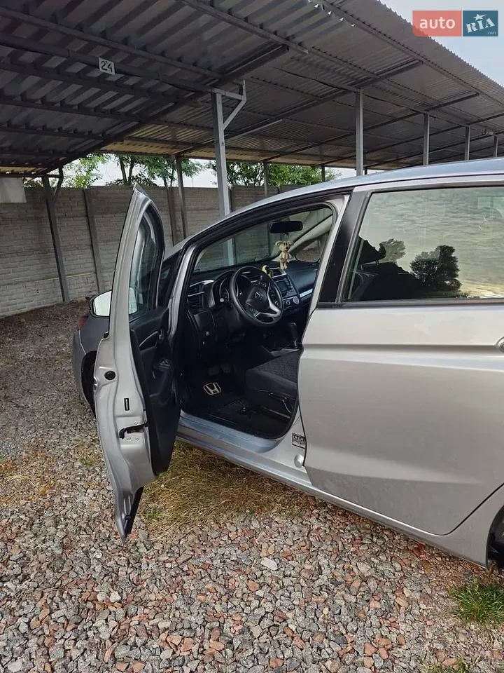 Honda Fit 2016 photo 2