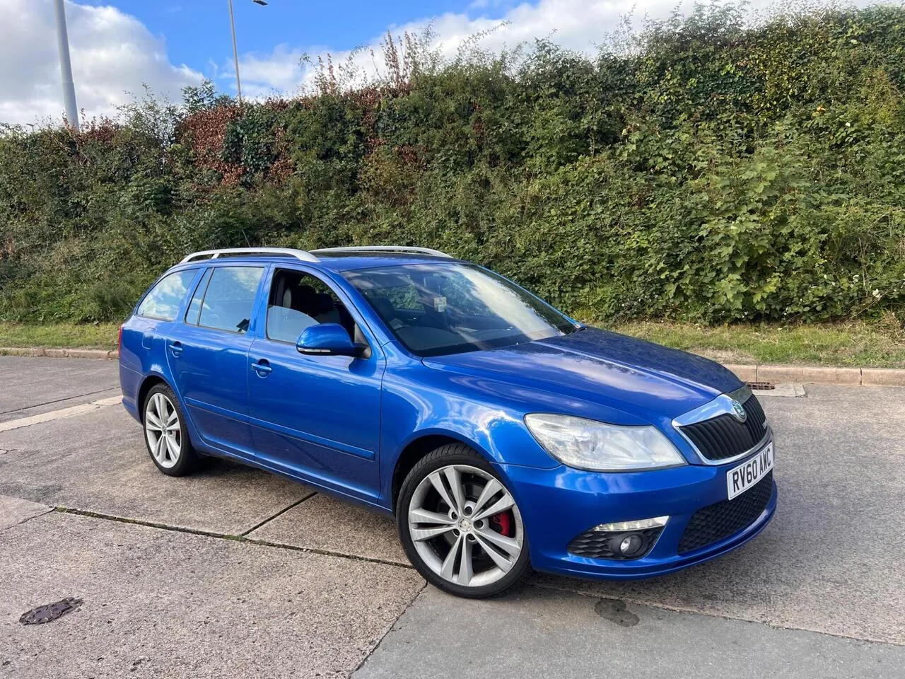 Skoda Octavia 2010 photo 2