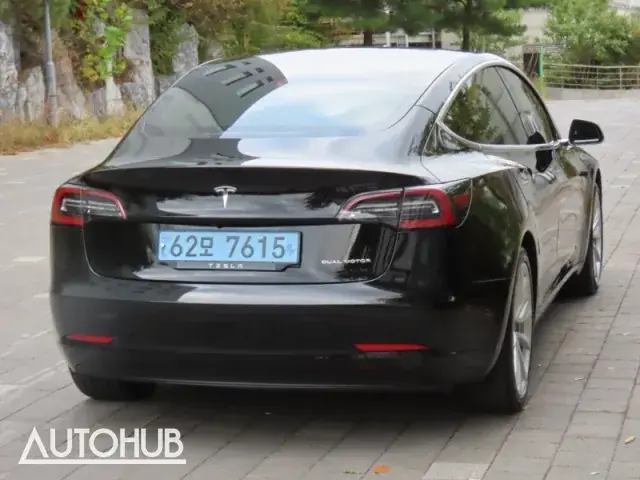 Tesla Model 3 2020 photo 3