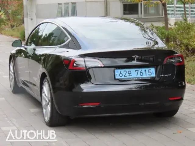 Tesla Model 3 2020 photo 4