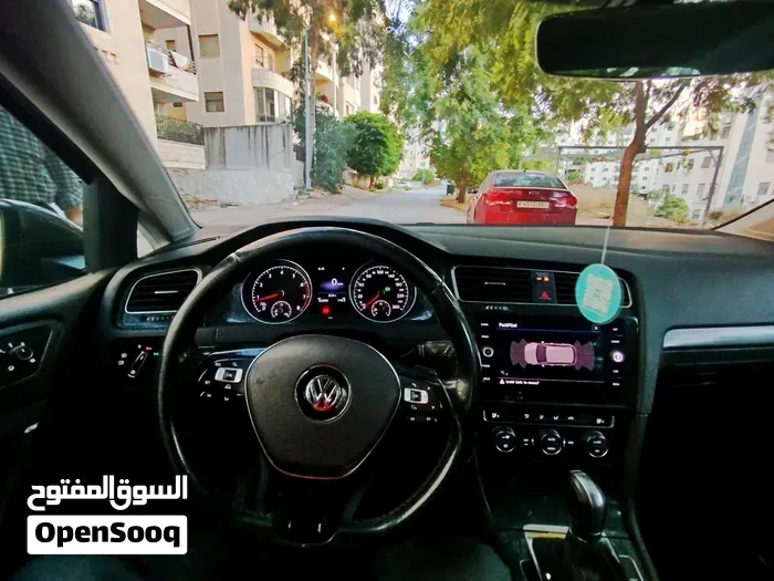 Volkswagen Golf 2018 photo 3