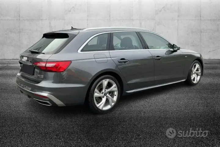 Audi A4 Avant 2022 photo 2