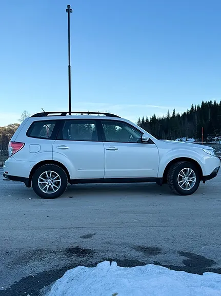 Subaru Forester 2011 photo 3