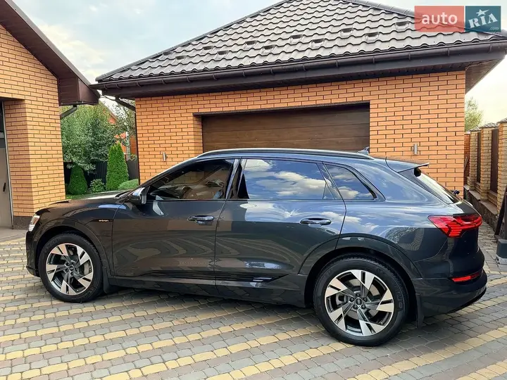 Audi E-Tron