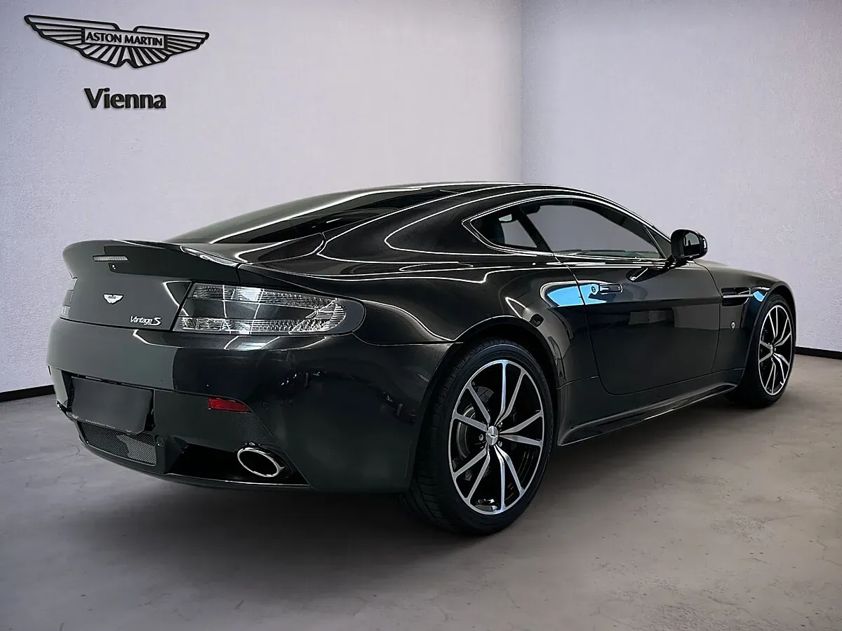 Aston Martin V8 Vantage Sp10 Coupé 2013 photo 3