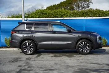 Mitsubishi Outlander 2026 photo 3