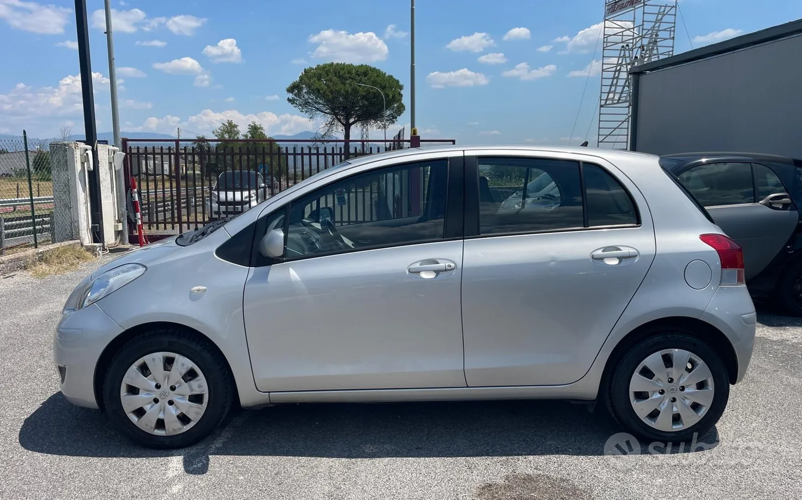 Toyota Yaris 2009 photo 2