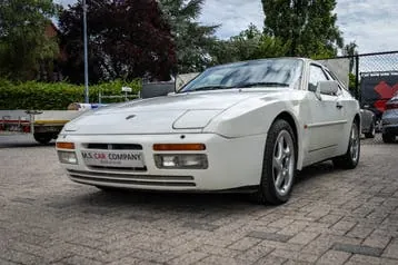 Porsche 944