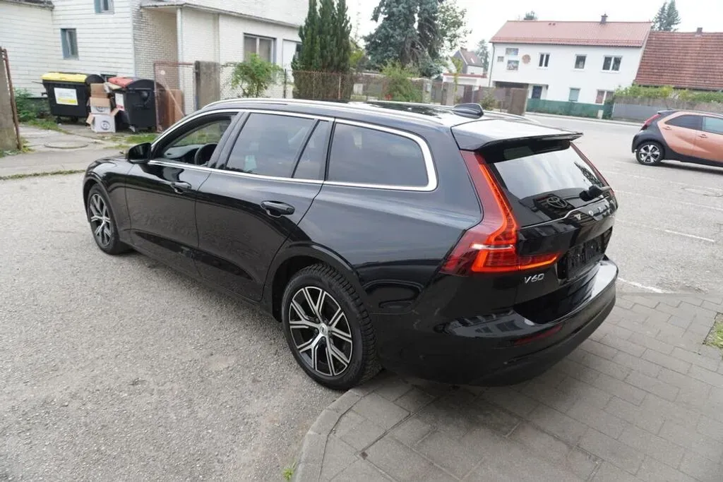 Volvo V60 2023 photo 3