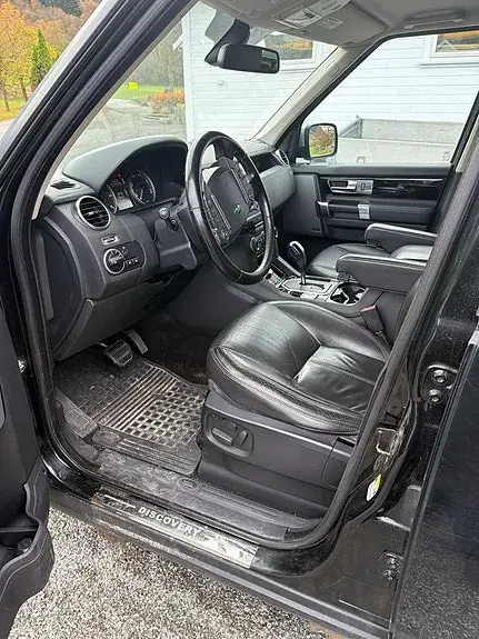 Land Rover Discovery 4 2011 photo 2