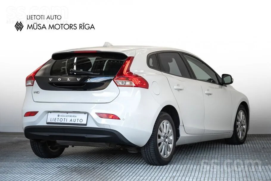 Volvo V40 2016 photo 2