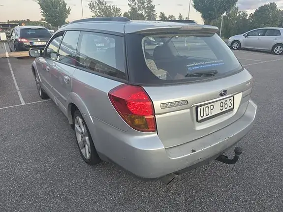 Subaru Outback 2004 photo 3