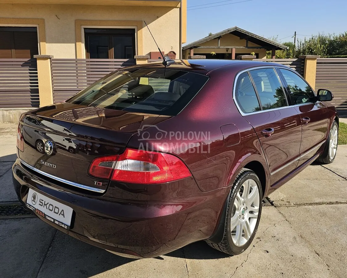Skoda Superb 2009 photo 5
