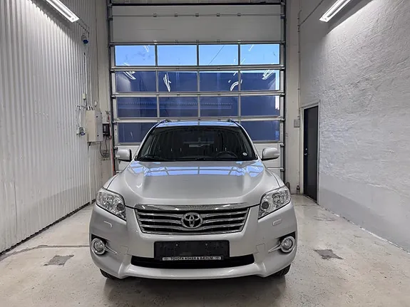 Toyota Rav4 2011 photo 2