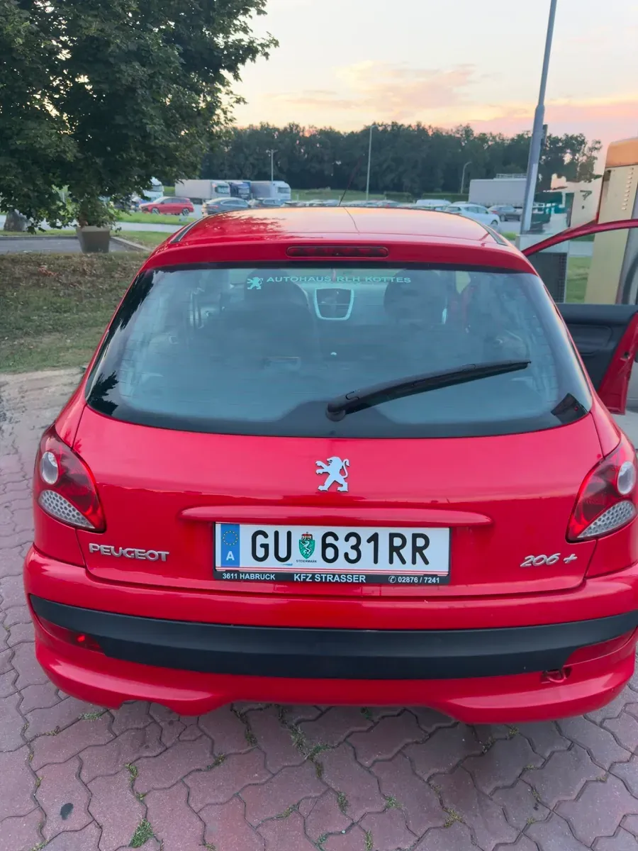 Peugeot 206 2009 photo 3