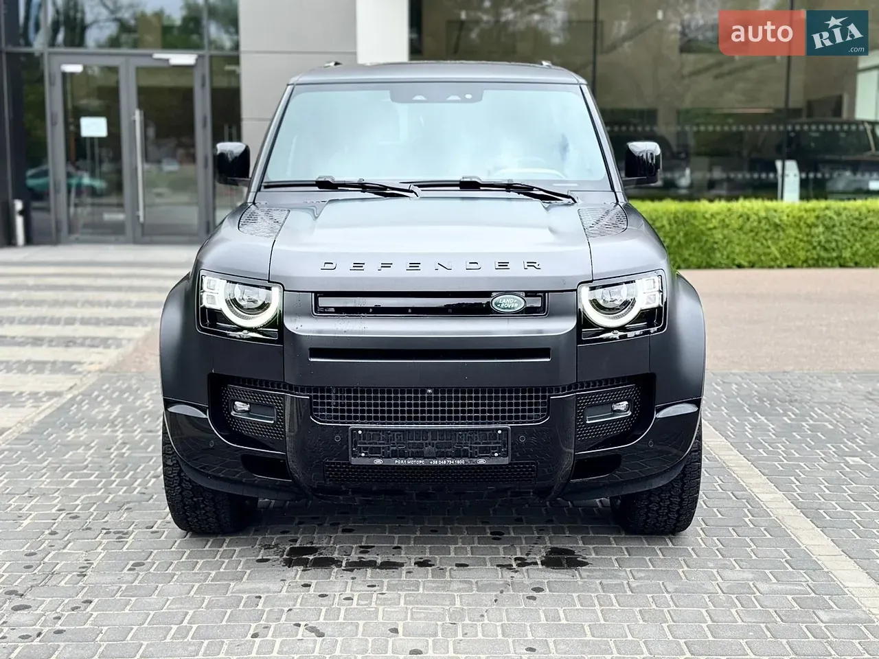 Land Rover Defender 2025 photo 2