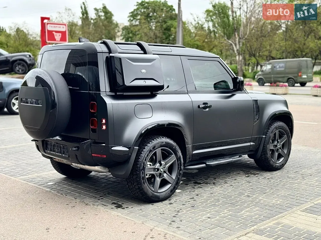 Land Rover Defender 2025 photo 5